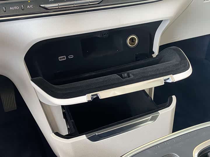 Buick GL8 Century 2025 2025款 2.0T 七座蕴世版