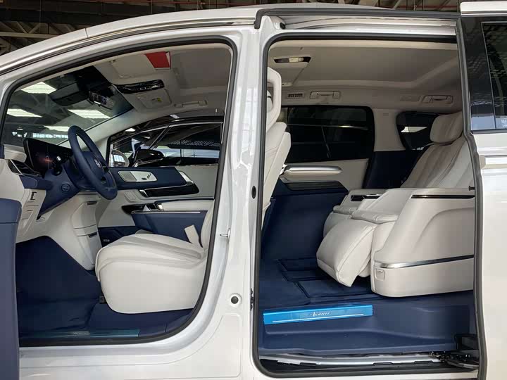 Buick GL8 Century 2025 2025款 2.0T 七座蕴世版