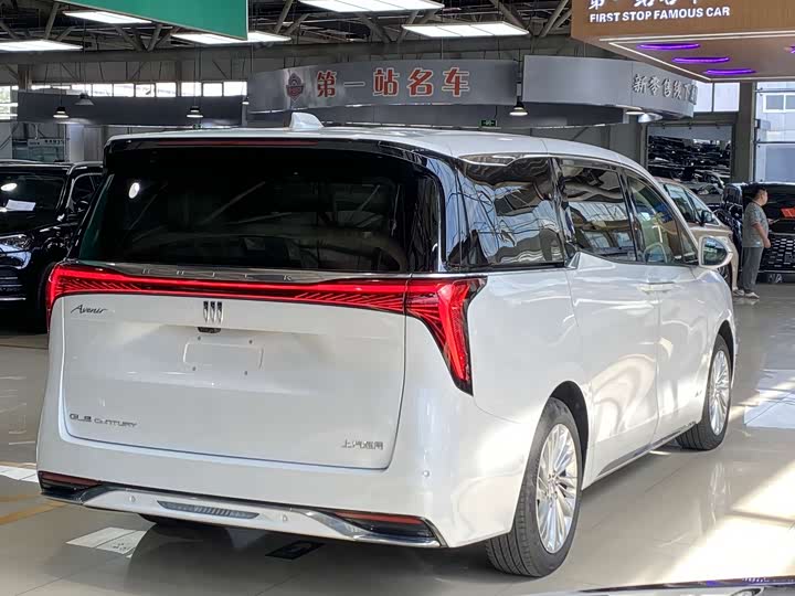 Buick GL8 Century 2025 2025款 2.0T 七座蕴世版