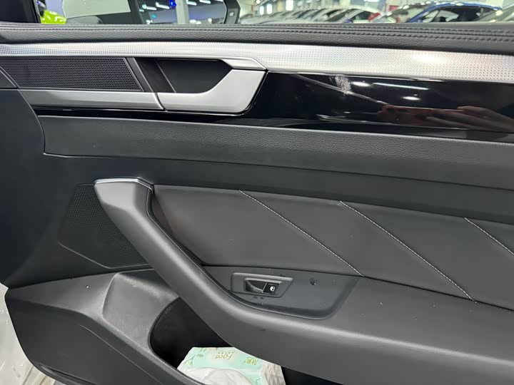 Volkswagen CC 2024 2024款 330TSI 炫目 众享款