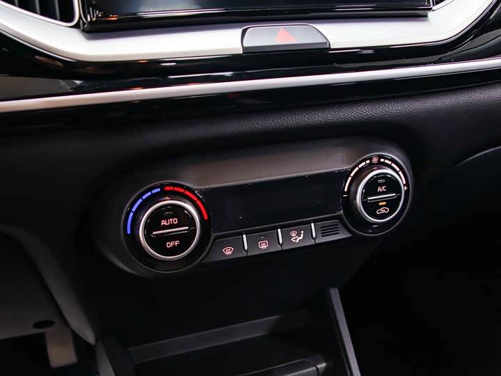 Kia KX1 2021 2021款 1.4L CVT趣享天窗款