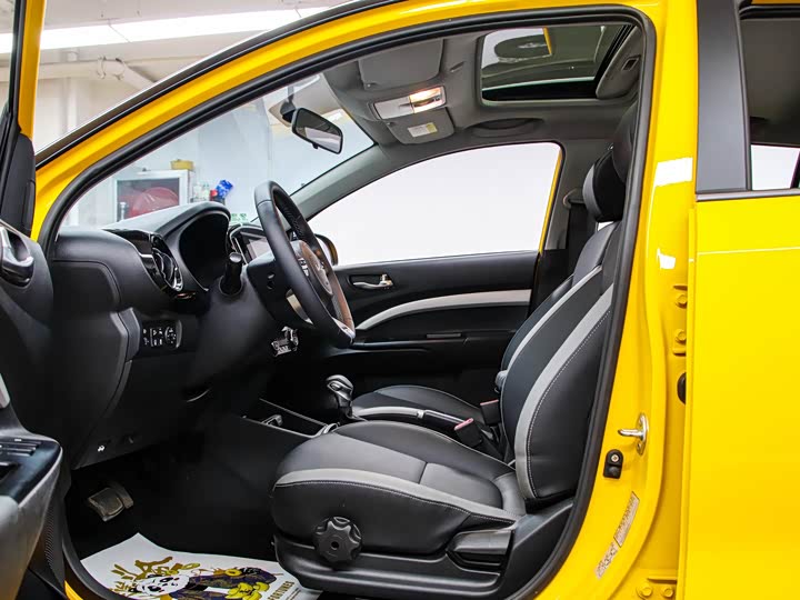 Kia KX1 2021 2021款 1.4L CVT趣享天窗款