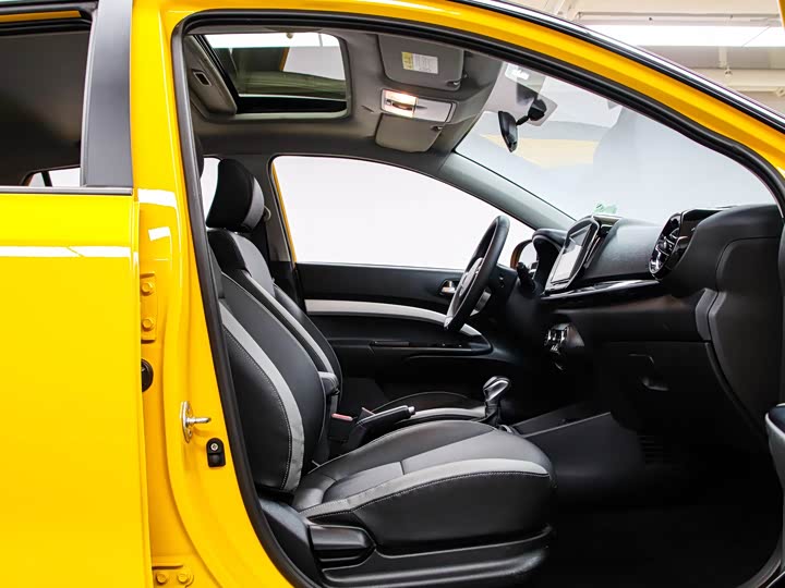 Kia KX1 2021 2021款 1.4L CVT趣享天窗款