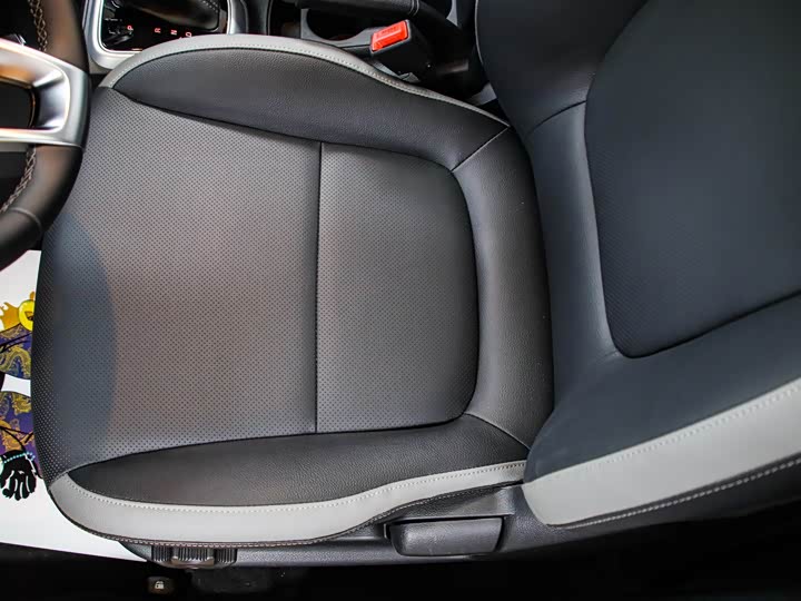 Kia KX1 2021 2021款 1.4L CVT趣享天窗款