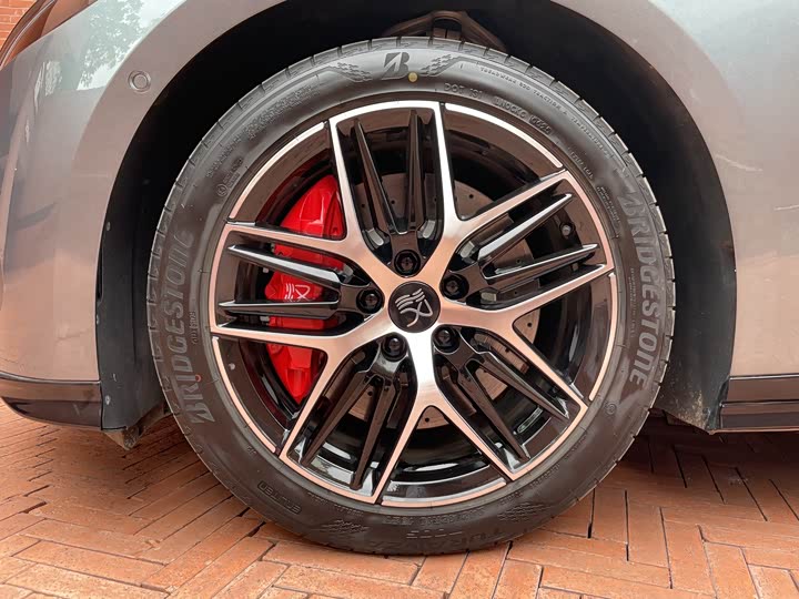 BYD Han L 2025 2025款 DM-p 四驱激光雷达旗舰型