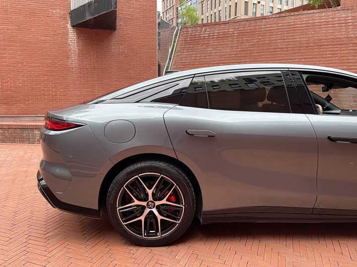 BYD Han L 2025 2025款 DM-p 四驱激光雷达旗舰型