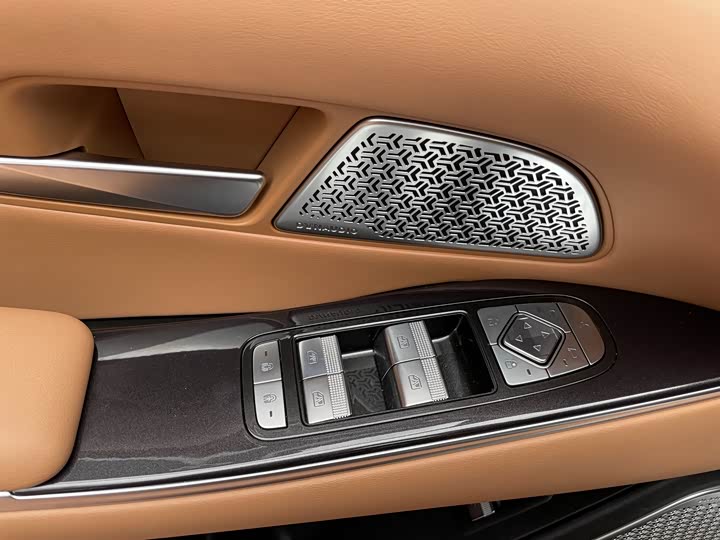 BYD Han L 2025 2025款 DM-p 四驱激光雷达旗舰型