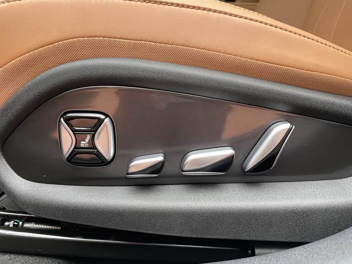 BYD Han L 2025 2025款 DM-p 四驱激光雷达旗舰型