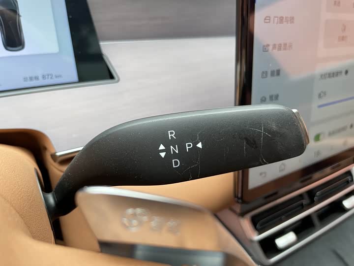 BYD Han L 2025 2025款 DM-p 四驱激光雷达旗舰型