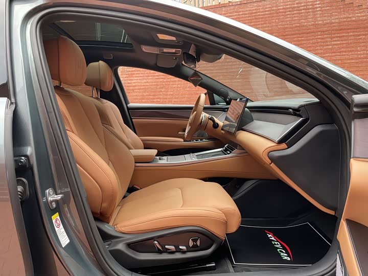 BYD Han L 2025 2025款 DM-p 四驱激光雷达旗舰型