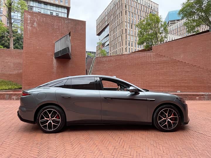 BYD Han L 2025 2025款 DM-p 四驱激光雷达旗舰型