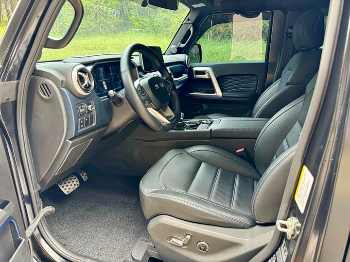 BAIC Beijing BJ40 2024 2024款 2.0D 刀锋英雄荣耀版