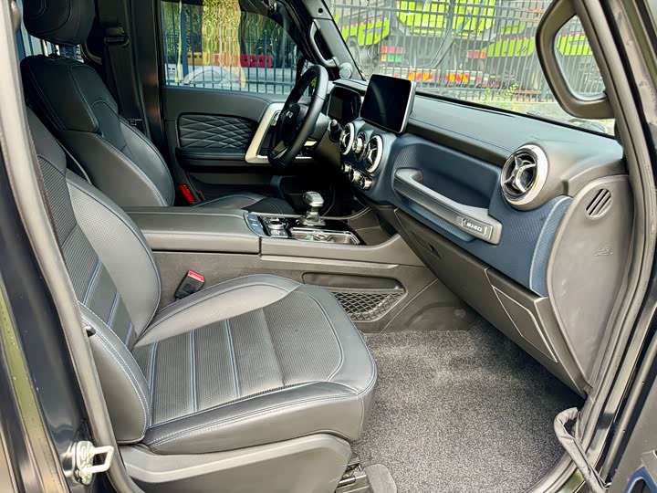 BAIC Beijing BJ40 2024 2024款 2.0D 刀锋英雄荣耀版