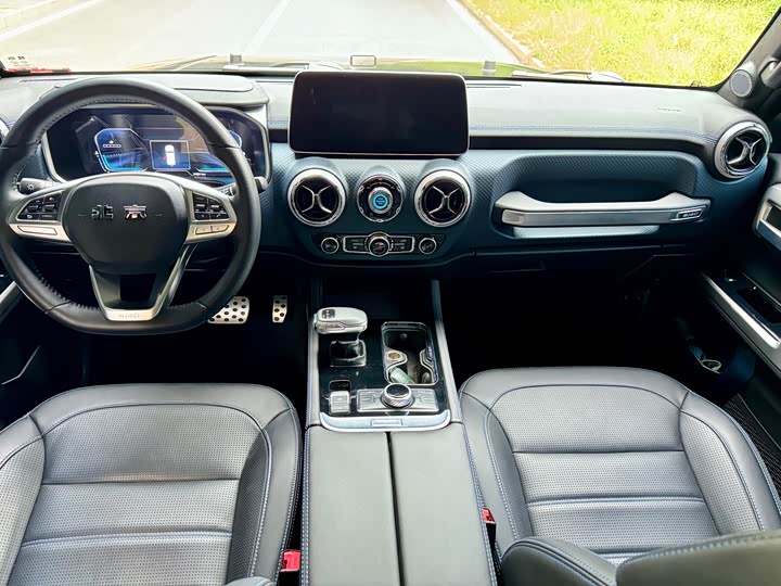 BAIC Beijing BJ40 2024 2024款 2.0D 刀锋英雄荣耀版