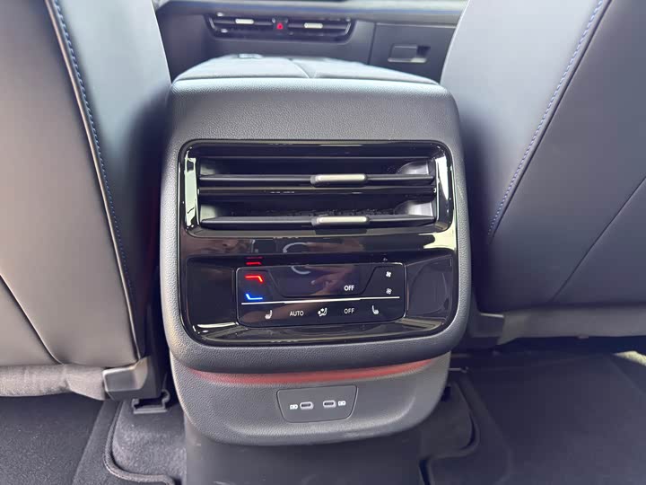 Volkswagen Teramont Pro 2025 2025款 途昂 Pro 450TSI 四驱登峰版