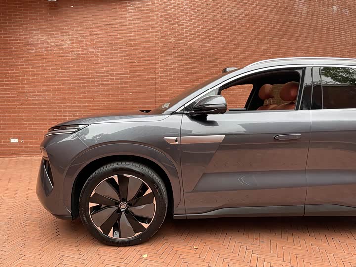 BYD Tang L 2025 2025款 EV 600KM四驱激光雷达旗舰型