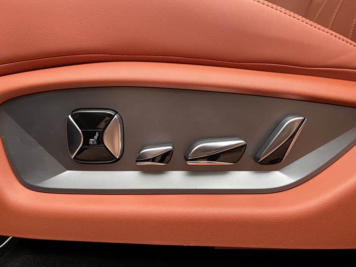 BYD Tang L 2025 2025款 EV 600KM四驱激光雷达旗舰型