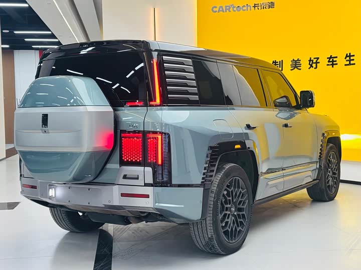 BYD Yangwang U8 2023 2023款 豪华版