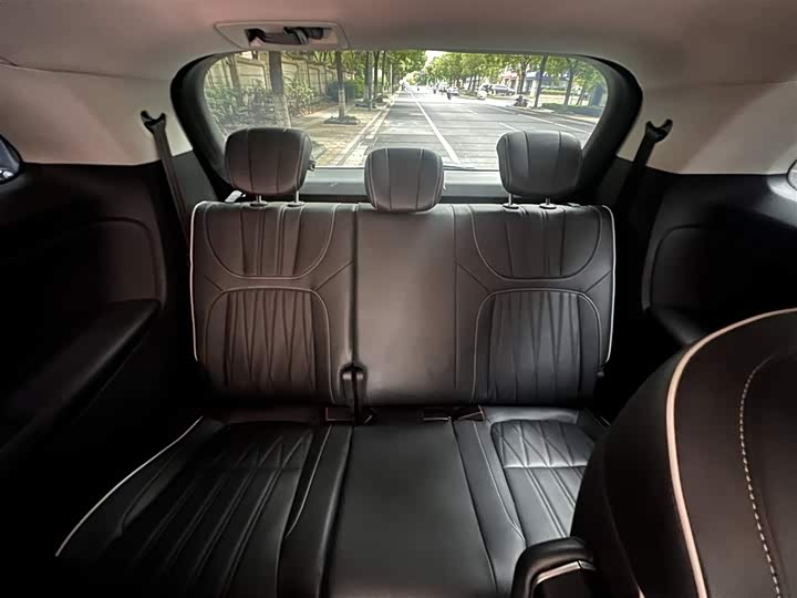 Roewe iMax 8 2022 2022款 400TGI 旗舰版