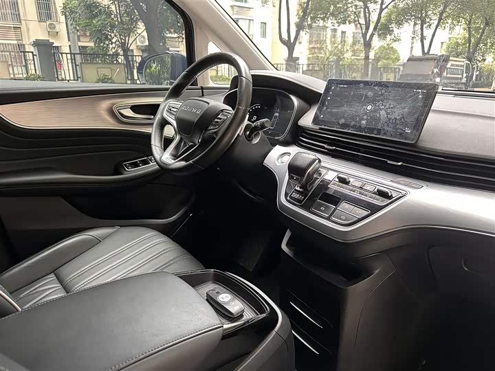 Roewe iMax 8 2022 2022款 400TGI 旗舰版