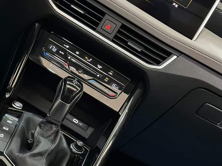 Volkswagen Tayron 2025 2025款 众享款 330TSI