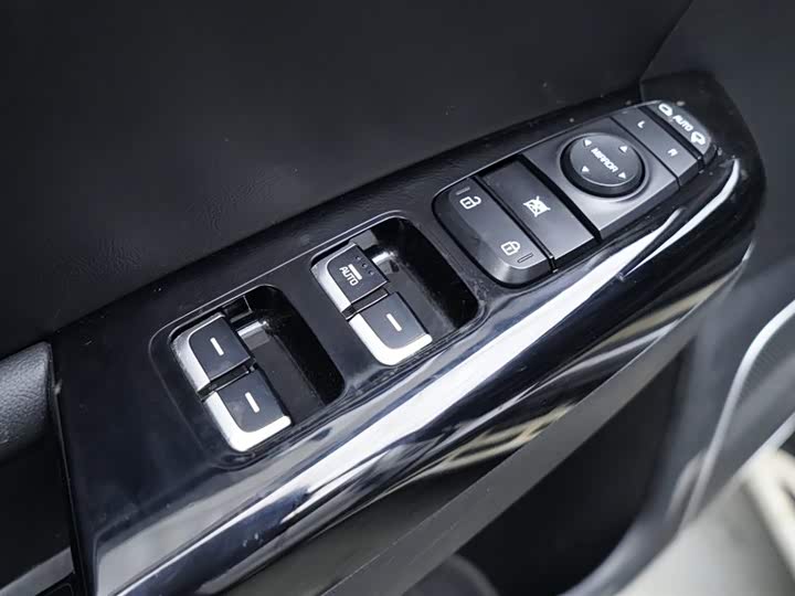 Kia KX5 2019 2019款 1.6T 自动两驱豪华版