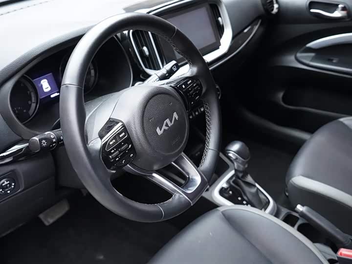 Kia KX1 2021 2021款 1.4L CVT趣享天窗款