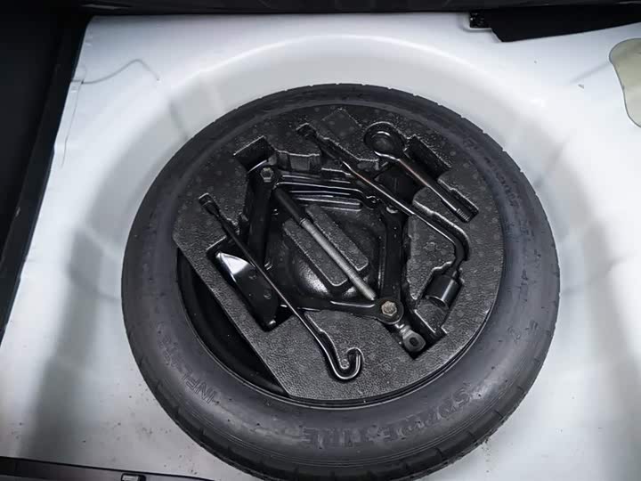 Kia KX1 2021 2021款 1.4L CVT趣享天窗款