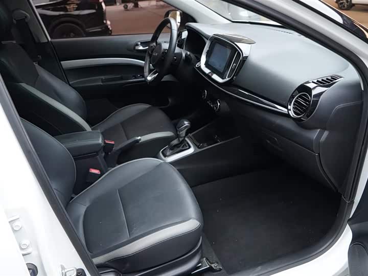 Kia KX1 2021 2021款 1.4L CVT趣享天窗款