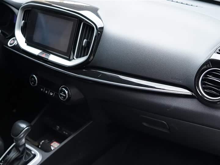 Kia KX1 2021 2021款 1.4L CVT趣享天窗款