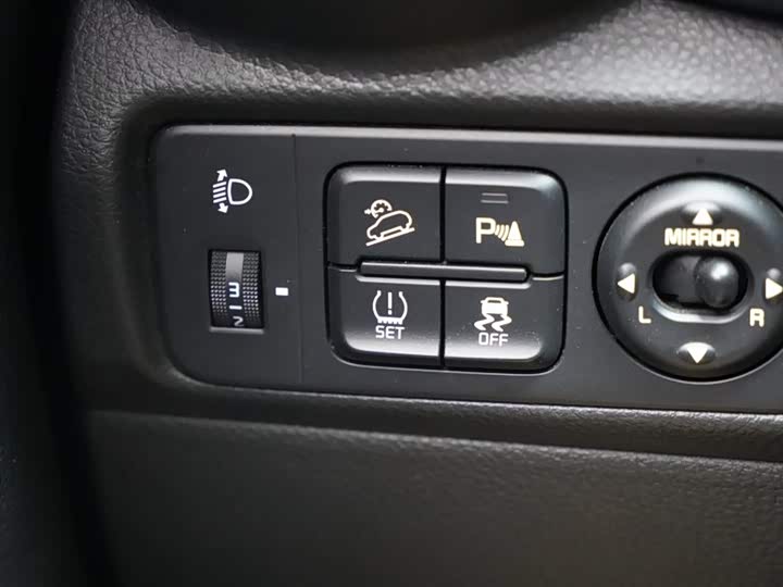 Kia KX1 2021 2021款 1.4L CVT趣享天窗款