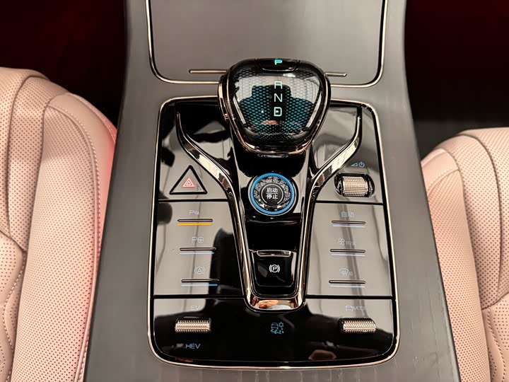 BYD Han 2025 2025款 DM-i 智驾版 125KM激光雷达旗舰型