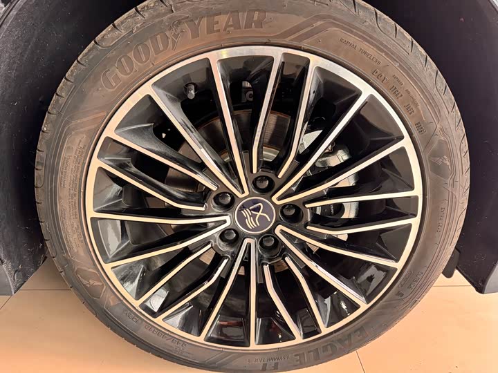 BYD Han 2025 2025款 DM-i 智驾版 125KM激光雷达旗舰型