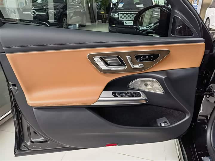 Mercedes-Benz E-Class 2025 2025款 E 300 L 豪华型