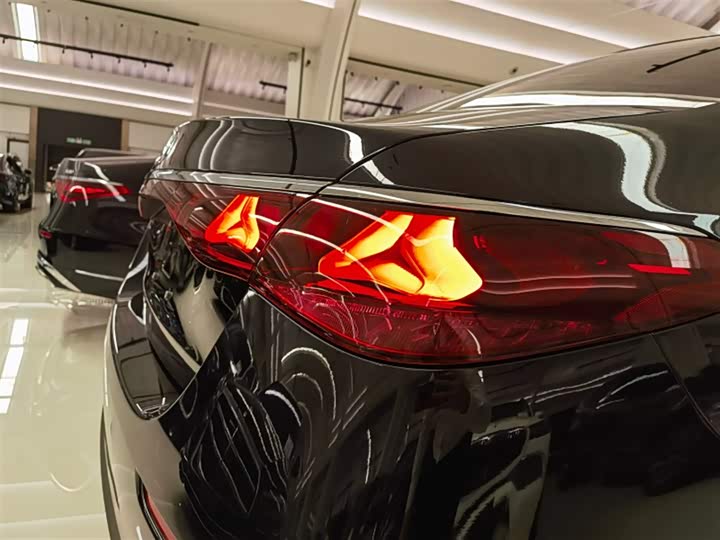 Mercedes-Benz E-Class 2025 2025款 E 300 L 豪华型