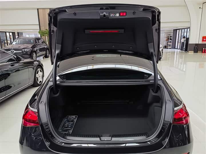 Mercedes-Benz E-Class 2025 2025款 E 300 L 豪华型