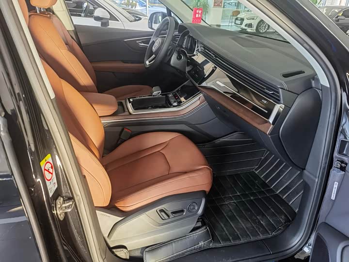 Audi Q7 2025 2025款 55 TFSI quattro S line黑武士型