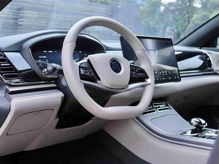 BYD Han 2025 2025款 DM-i 智驾版 125KM激光雷达旗舰型