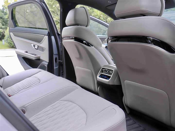 BYD Han 2025 2025款 DM-i 智驾版 125KM激光雷达旗舰型