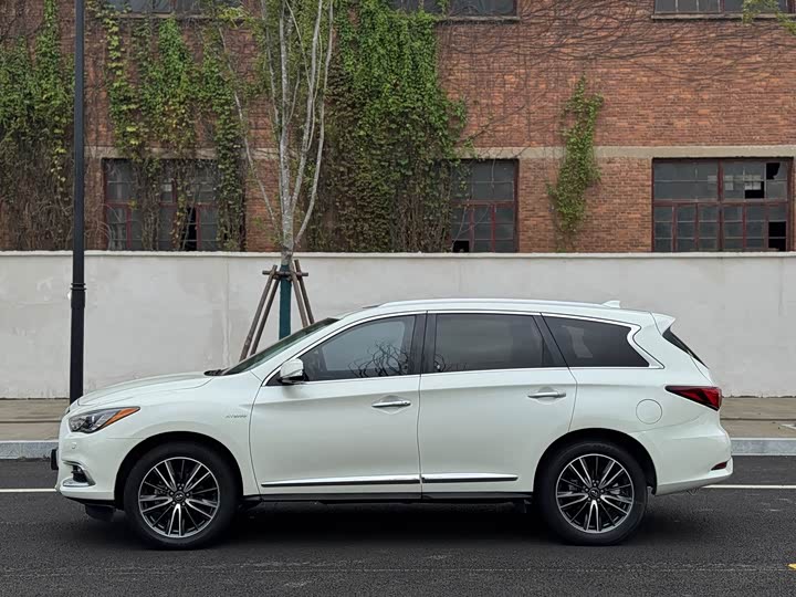 Infiniti QX60 2020 2020款 2.5 S/C Hybrid 两驱卓越版