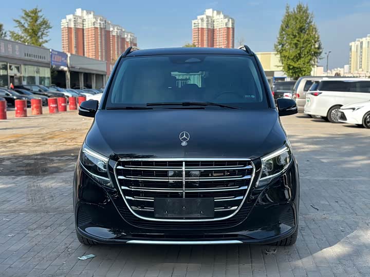 Mercedes-Benz V-Class 2024 2024款 V 300 L 长轴距豪华版