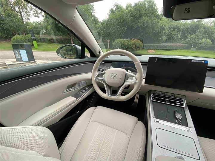 BYD Han L 2025 2025款 DM-p 四驱激光雷达旗舰型