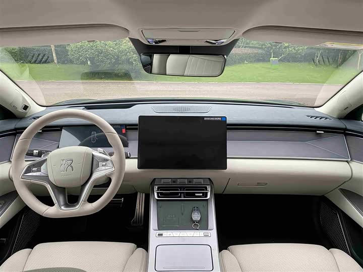 BYD Han L 2025 2025款 DM-p 四驱激光雷达旗舰型