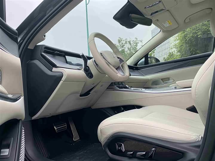 BYD Han L 2025 2025款 DM-p 四驱激光雷达旗舰型