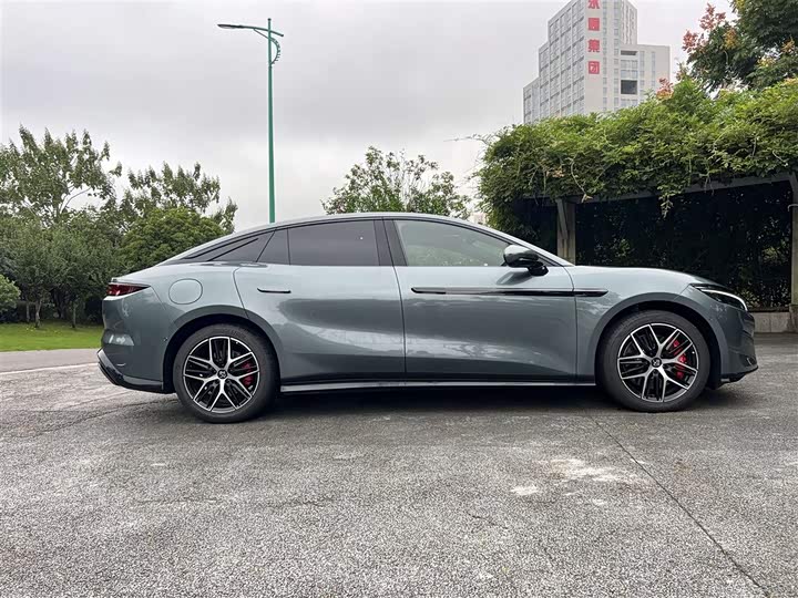 BYD Han L 2025 2025款 DM-p 四驱激光雷达旗舰型