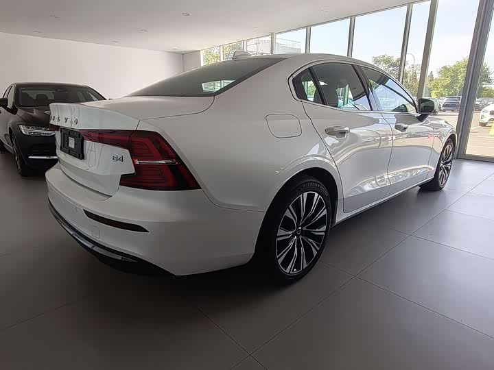 Volvo S60 2024 2024款 B4 智远豪华版