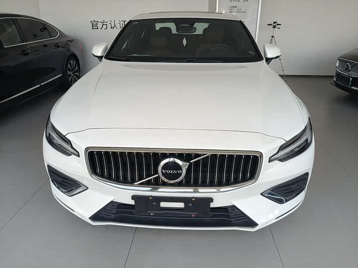 Volvo S60 2024 2024款 B4 智远豪华版