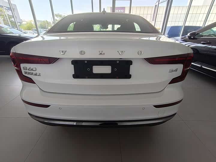 Volvo S60 2024 2024款 B4 智远豪华版