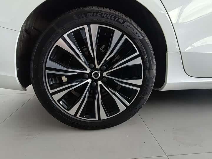 Volvo S60 2024 2024款 B4 智远豪华版