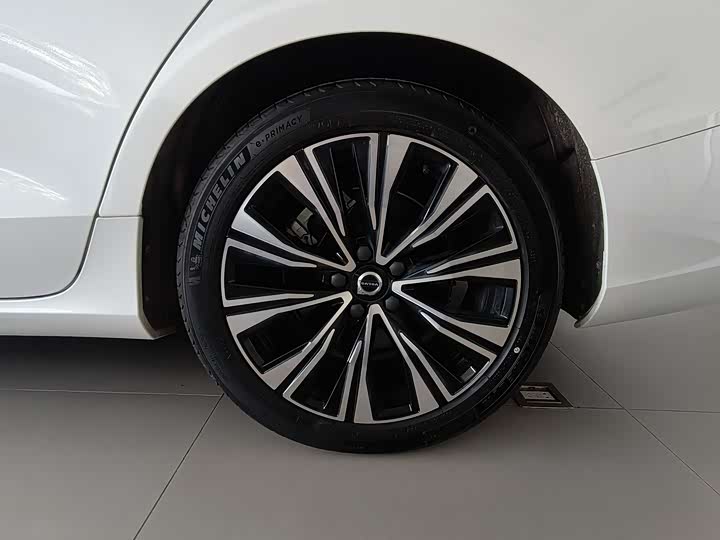 Volvo S60 2024 2024款 B4 智远豪华版